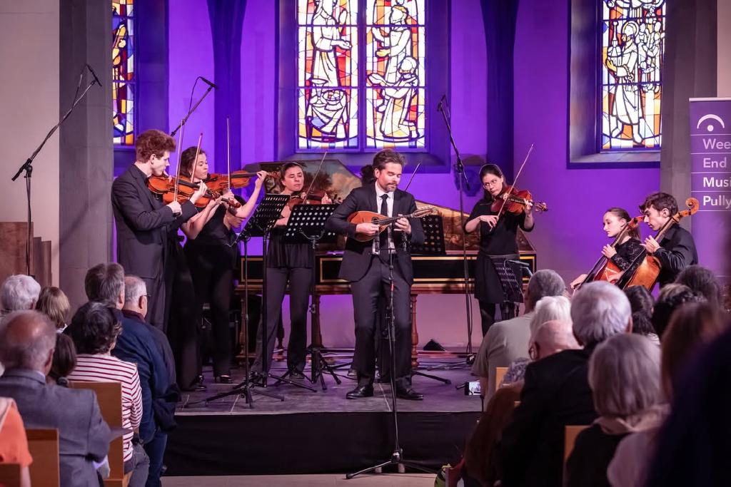 Julien Martineau (center) at Pully